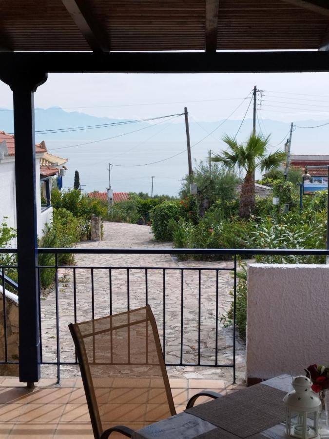 Takis Haikos House Two Minutes Walk To The Beach Peroulia Vounária Exteriér fotografie